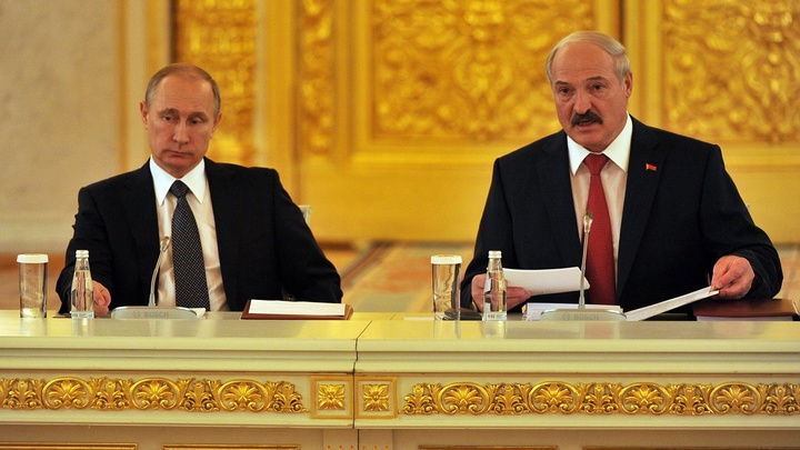 Лукашенко перед святыми иконами заявил, что без России через Белоруссию просто перешагнут