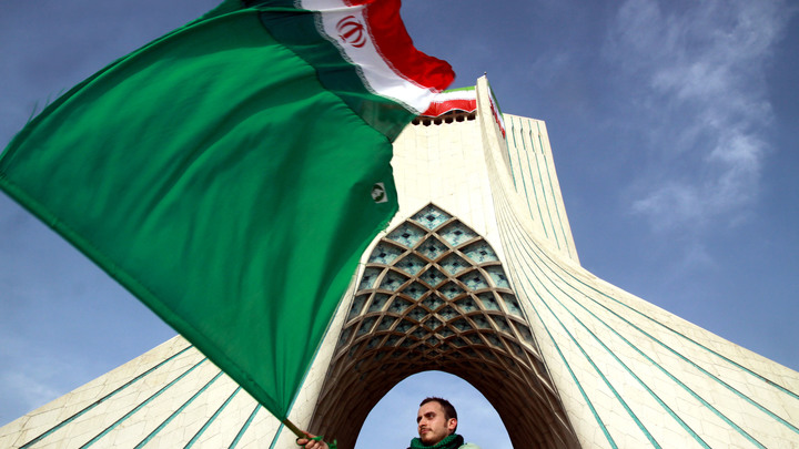 Самолёт России прибыл в Тегеран, где должны состояться переговоры Путина и Эрдогана