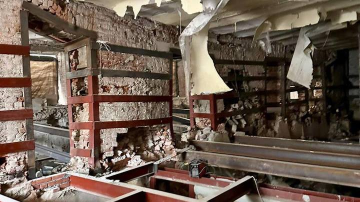 Проектировщик рассказал, почему в доме в Петроградском районе появилась огромная трещина