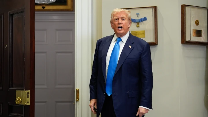 Трамп проиграл внутреннюю войну - пришлось начать внешнюю: Вопрос встал ребром