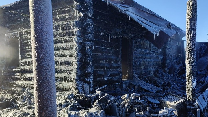 Трёх детей не было дома: новые подробности пожара с погибшими под Новосибирском