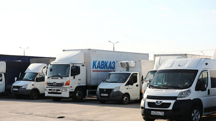 В очереди на Керченскую переправу стоят 170 машин со стороны Кубани