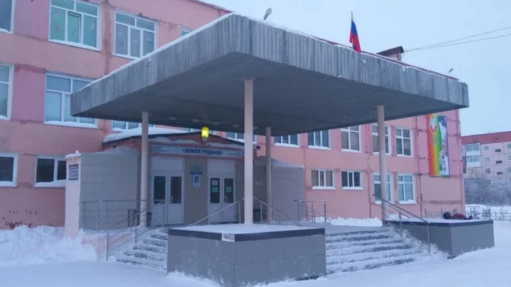 Вооружённый ножом ученик задержан в одной из школ в Новом Уренгое