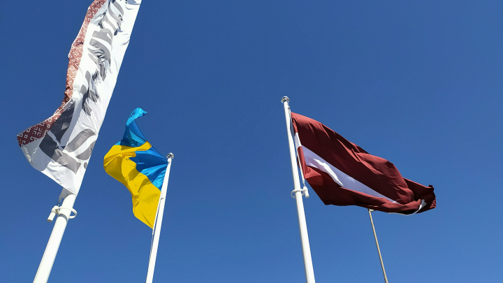 В Латвии заявили о необходимости возвращения курса военной подготовки для врачей