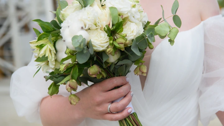 Японка официально вышла замуж за ИИ