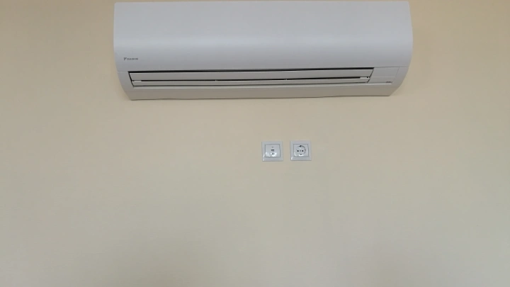 Самовольная установка кондиционера в жилом доме грозит штрафом и демонтажом