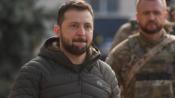 Главный коррупционер Зеленский избавился от конкурентов, заявив, что их не осталось на Украине