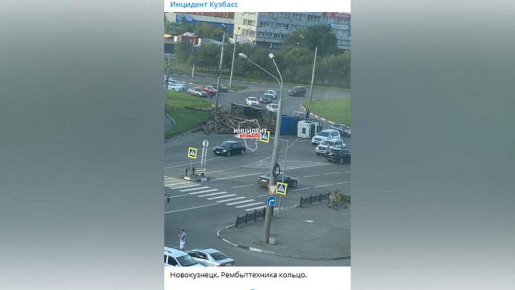 На садовом кольце перевернулась военная. 2007. На кольце перевернулся. Веста перевертыш. На кольце перевернулся.