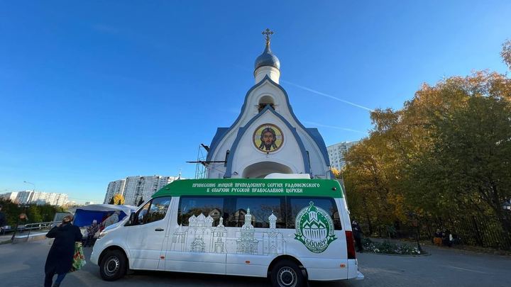 Великая святыня прибыла в московский Покровский храм в Орехово-Борисове
