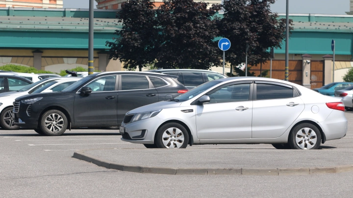 Мантуров: власти прорабатывают меры поддержки авторынка