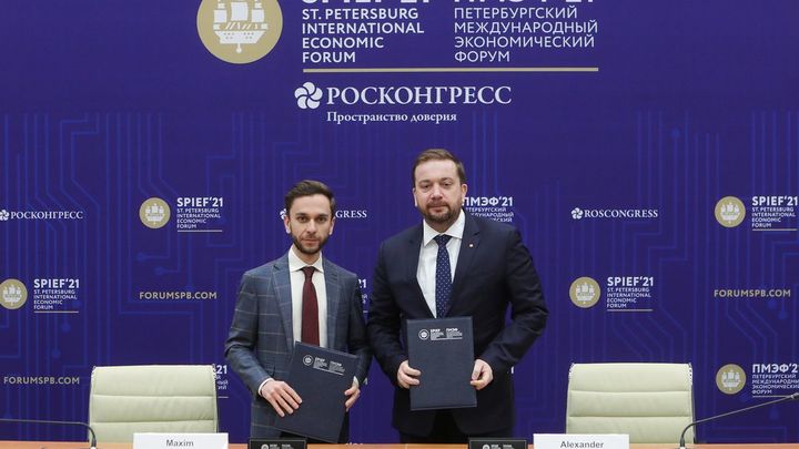 У волонтера ПМЭФ нашли коронавирус. Ее отправили во временный госпиталь в «Ленэкспо»