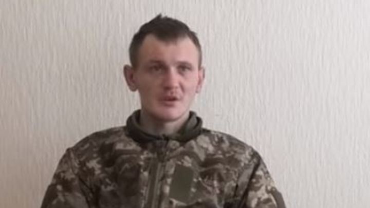 Шмаль, бухлишко и гопак: в Сеть попало видео допроса украинского воина света