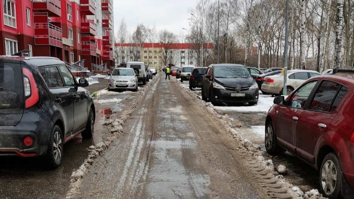 Прокуратура инициировала обсуждение нижегородцами создание парковок у многоквартирных домов