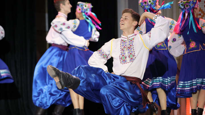 Витязева показала видео того самого гопака от украинских парашютистов