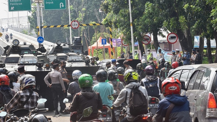 Туристы из России попались при облаве на Бали. Задержаны 17 человек