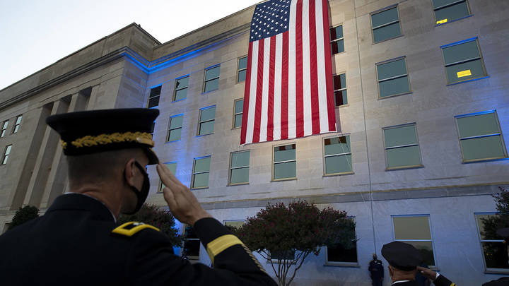 Почему США не удалось порвать экономику России в клочья: Сенатор назвал главную причину