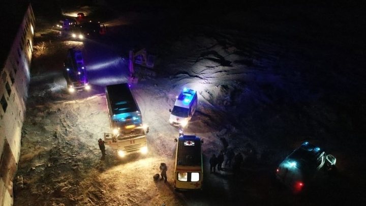 Неизвестно, жива ли: Очевидица не сдержала слёз, рассказывая о разрушении дома в Донецке