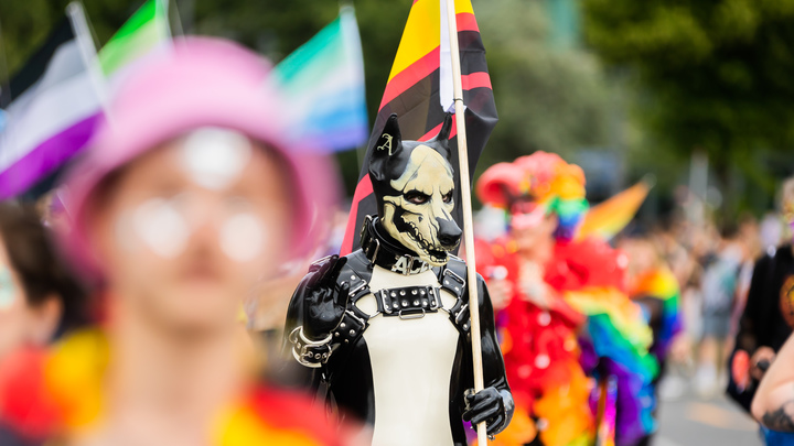 Ватикан снова в центре радужного скандала