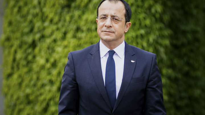 Президент Кипра отказался отправлять оружие Украине