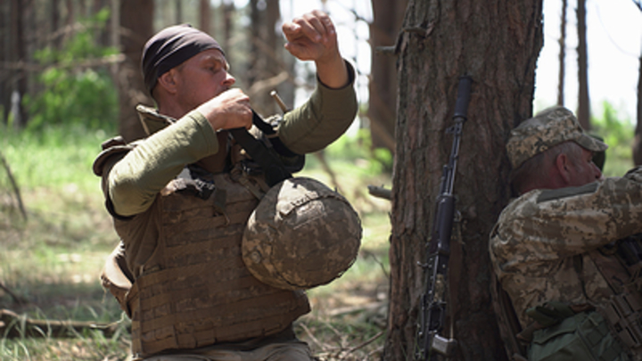 Элитных боевиков ВСУ заманили в огневой мешок. Враг дрогнул
