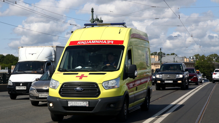Мальчик погиб после падения футбольных ворот