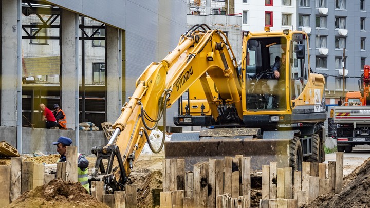 ФСБ проверяет, почему нелегалы строят учебный городок Государственного университета имени Макарова