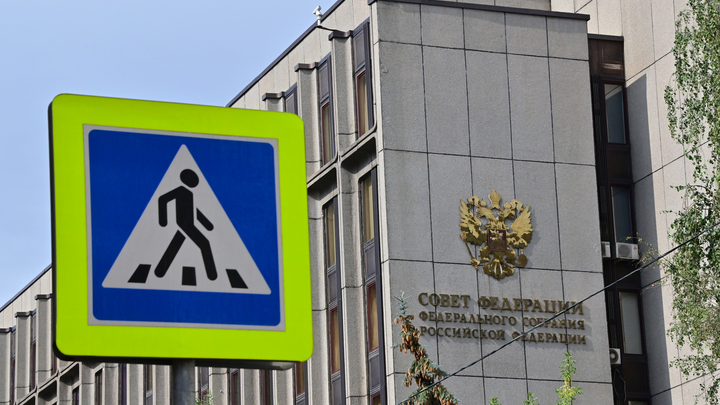 Особняк в недружественной стране, заказ на убийство и подстава: Что известно о сенаторе Савельеве