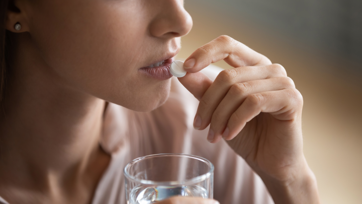 Нарколог Тюрин призвал отказаться от одновременного употребления алкоголя и лекарств