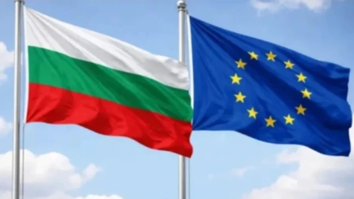 Болгария заблокировала новый пакет санкций ЕС против России из-за риска для НПЗ «Лукойла»