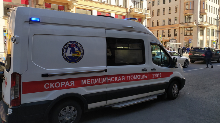 3 100 вызовов за выходные: аномальная жара в Петербурге перегрузила скорые