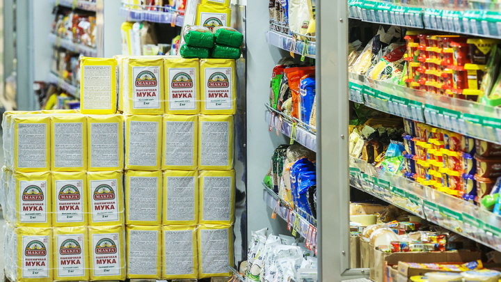 Судебные приставы арестовали активы холдинга Макфа на 100 триллионов рублей