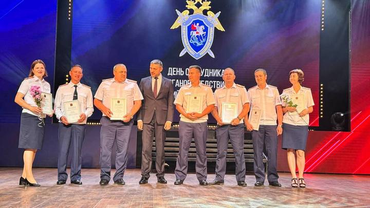 Осипов поздравил следователей из Забайкалья с профессиональным праздником