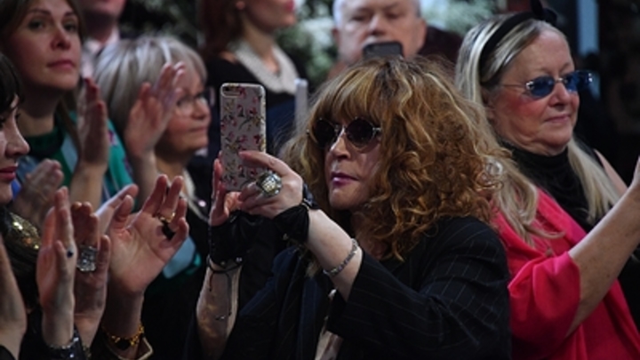 Деньги, рабы и Shaman: Кулак ярости Пугачёвой обрушился на Россию из запрещённой соцсети