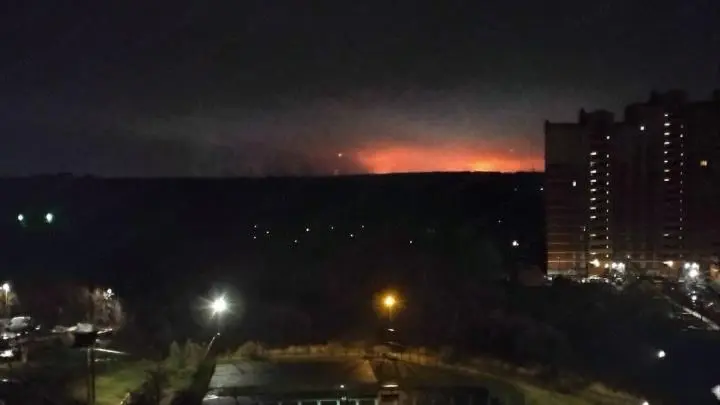 После падения обломков украинских БПЛА на предприятии в Рязани начался пожар