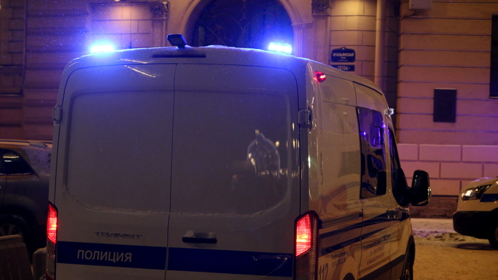 Неизвестный взял заложников в цветочном магазине в Москве