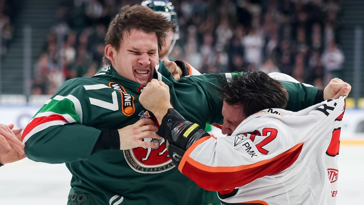 Русофобов заставили ответить за базар: Хоккейный матч в Латвии закончился массовой дракой из-за русского языка