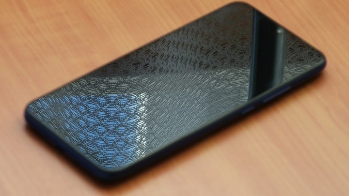 Раскольник из ПЦУ прервал службу ради звонка телефона. В недоумении даже боевики ВСУ