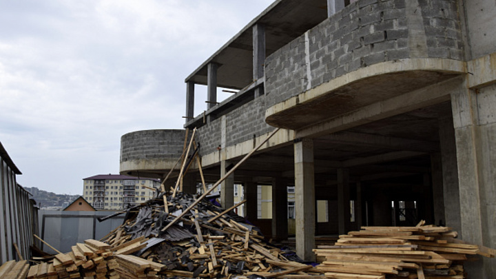 В Сочи по решению суда сносят пять самостороев