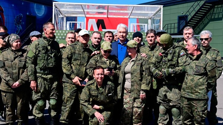 Сергей Собянин встретился с московскими контрактниками в центрах Авангард и Патриот