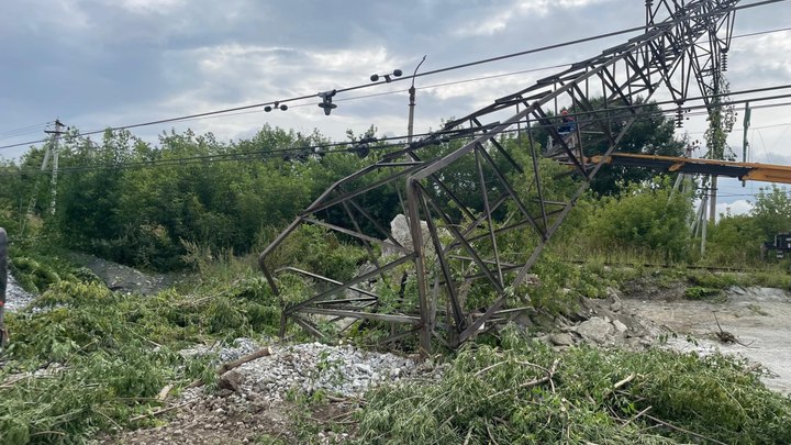 В Новосибирской области после повреждения погрузчиком опоры ЛЭП завели уголовное дело