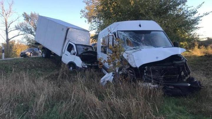 На автотрассе в Ростовской области случилась серьёзная авария с уснувшим водителем