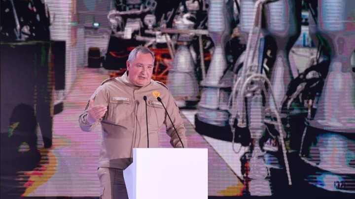 Рогозин снова поддел Илона Маска: Маски сброшены, господа!