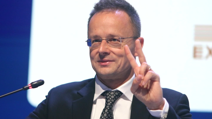 Сийярто озвучил свою мечту. О том же мечтала Меркель