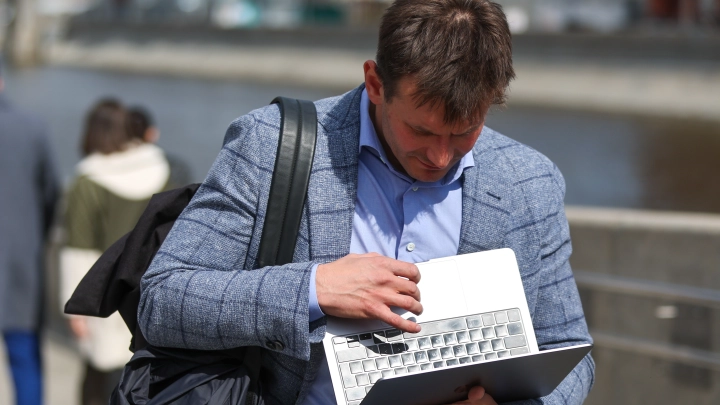 РБК: власти намерены выяснить, кто и почему не работает в России