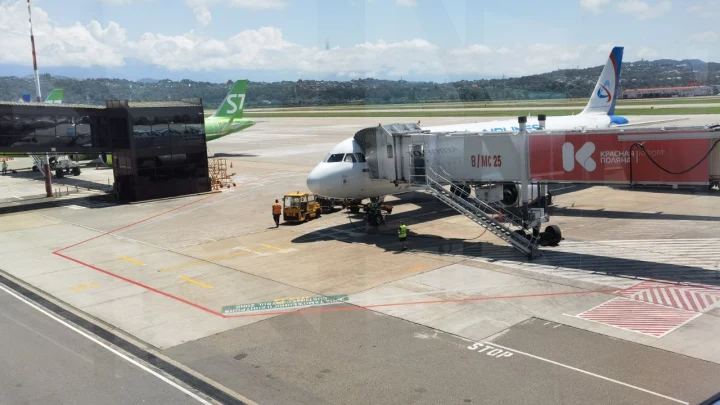 Авиакомпании в России сокращают перевозки из-за нехватки самолетов