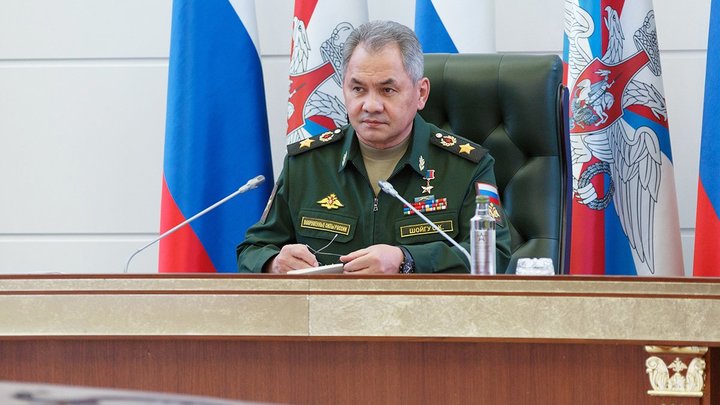 Путь до министра, принимающего парад: Дочь Шойгу в день рождения отца показала фото из семейного архива