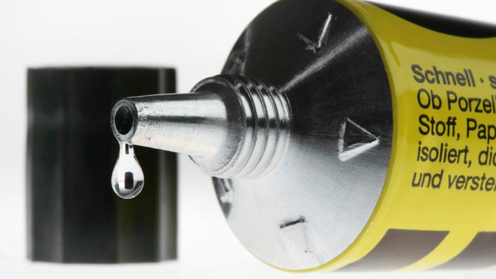 Найдено отличное средство для отмывания суперклея: Продаётся в любой аптеке