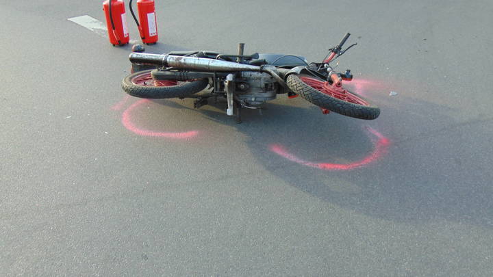 Мопед столкнулся с автомобилем Hyundai на трассе в Новосибирской области