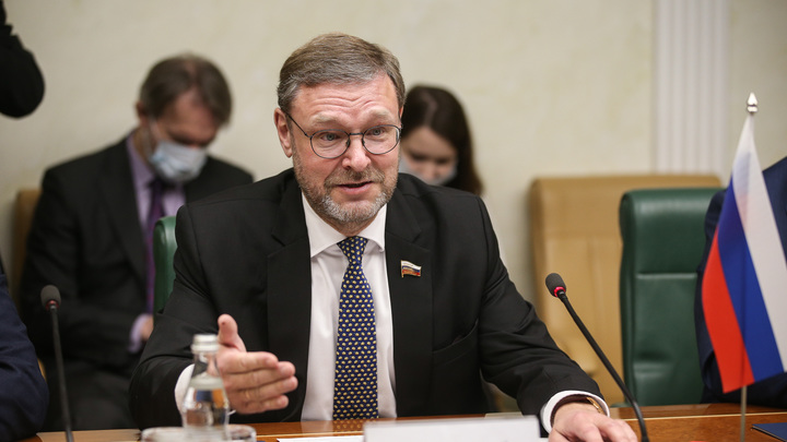 Циничная вершина: Косачев об угрозах Лондона Северному потоку - 2 из-за самолёта в Минске