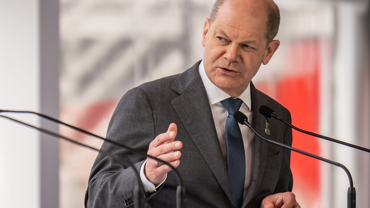 В Германии копают под Шольца: Старая афера канцлера получила новый поворот